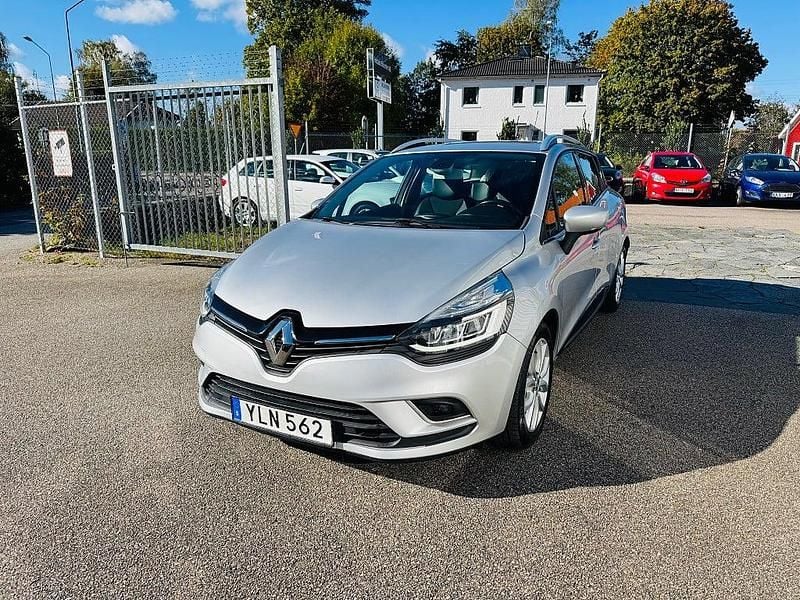 Begagnad Renault Clio GrandTour Intens 90 HK (66 kW) 2017 Silver Kombi
