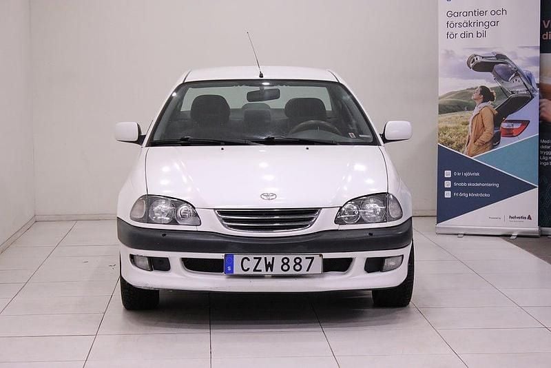 Begagnad Toyota Carina 128 HK (94 kW) 1998 Vit Sedan