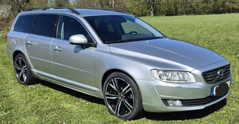 Silver Begagnad 2015 Volvo V70 Momentum Kombi | 120 000 kr (Bra pris) - Bild 1/4