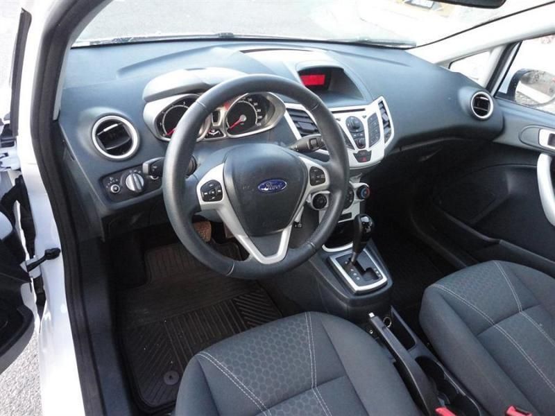 Begagnade bilar ford fiesta #8