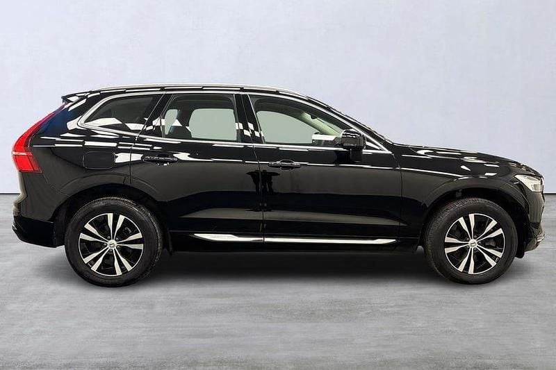 Begagnad Volvo XC60 Core 355 HK (261 kW) 2022 Svart SUV