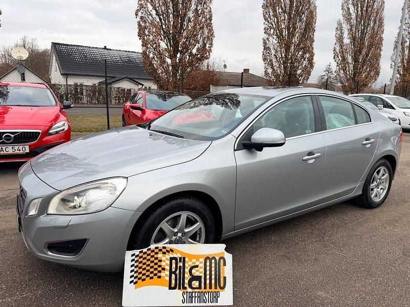 Begagnad Volvo S60 Summum 180 HK (132 kW) 2011 Silver Sedan
