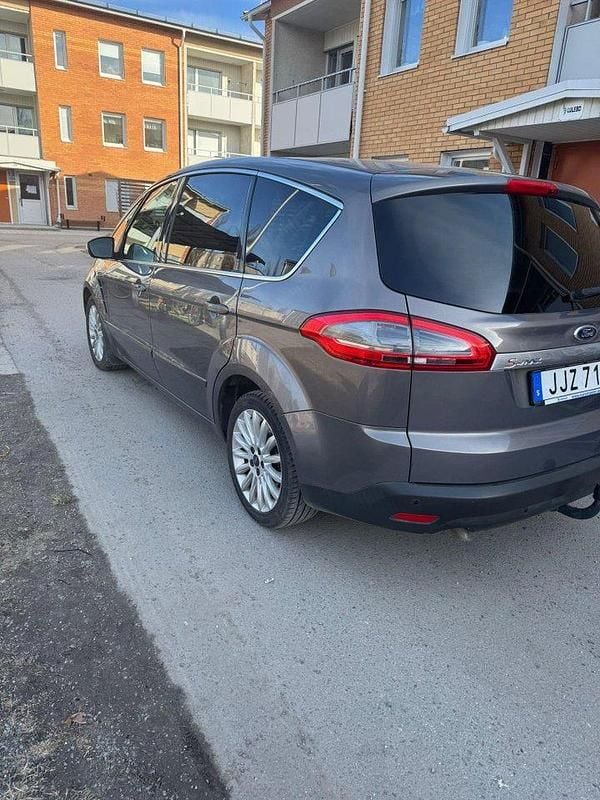 Brun Begagnad 2014 Ford S-MAX Business Edition Minibuss | 72 000 kr (Bra pris) - Bild 1/4