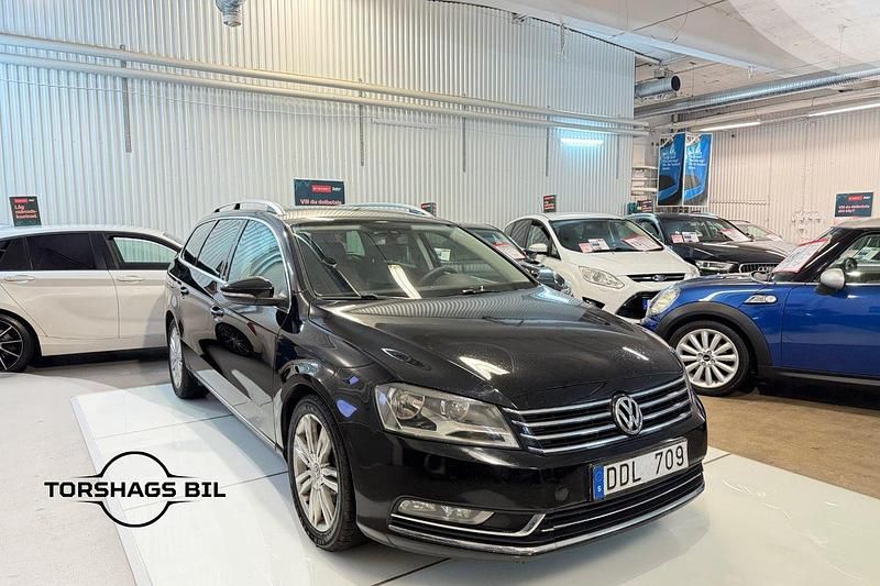 Svart Begagnad 2013 VW Passat Highline Kombi | 69 900 kr - Bild 1/4