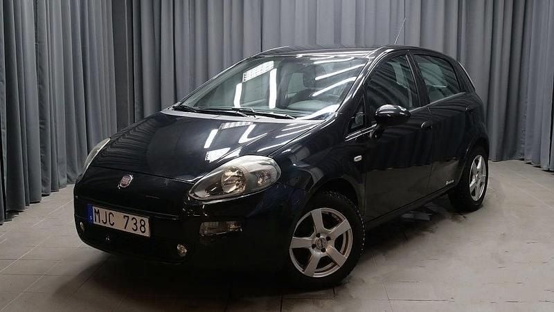 Svart Begagnad 2012 Fiat Punto Easy Halvkombi | 43 900 kr - Bild 1/4