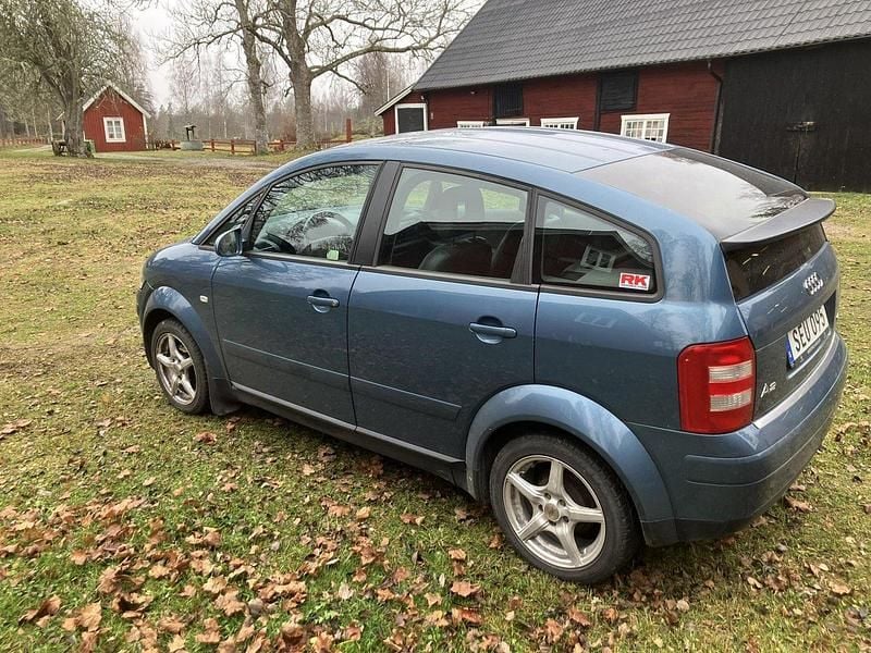 Blå Begagnad 2001 Audi A2 Halvkombi | 12 000 kr (Superpris) - Bild 1/4