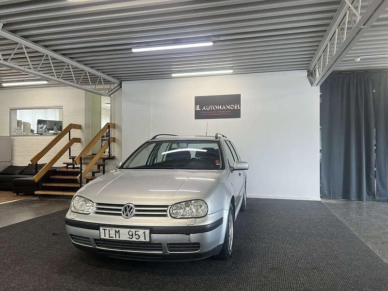 Silver Begagnad 2002 VW Golf IV Kombi | 11 900 kr (Bra pris) - Bild 1/4