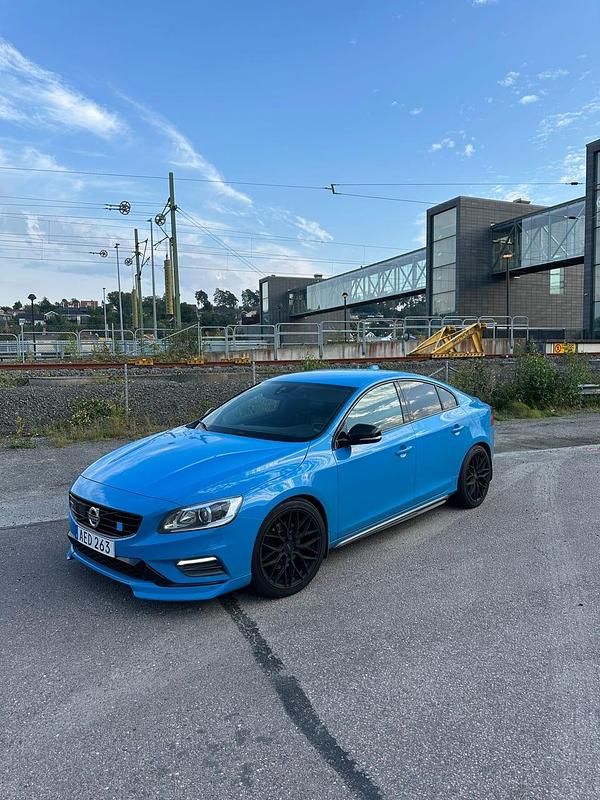 Begagnad 2014 Volvo S60 Sedan | 129 000 kr - Bild 1/4