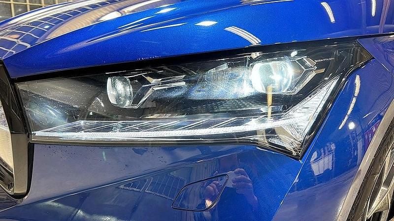 Begagnad Skoda Enyaq iV RS 250 kW (340 HK) 2024 Blå SUV