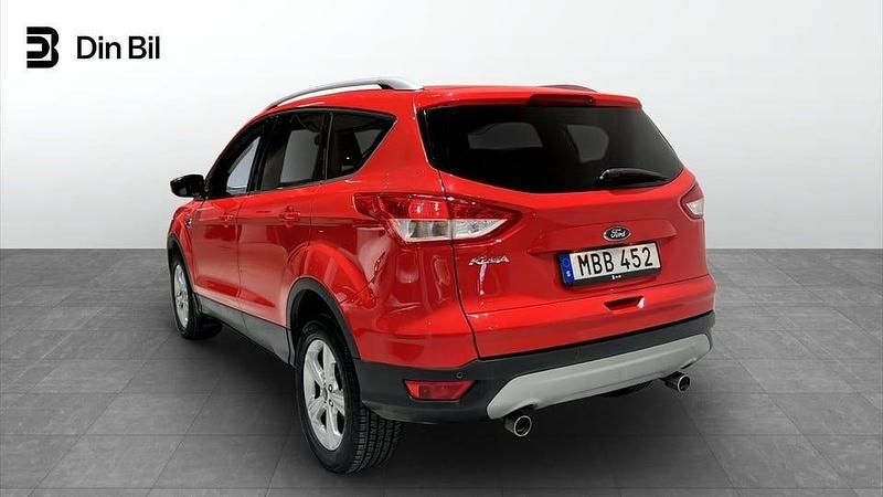 Begagnad Ford Kuga Trend 180 HK (132 kW) 2014 Röd SUV