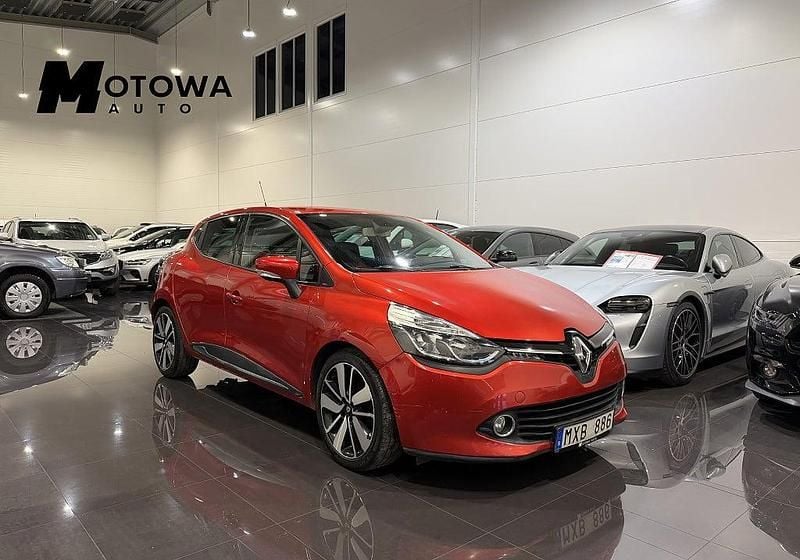 Röd Begagnad 2013 Renault Clio IV Halvkombi | 69 900 kr (Lite dyr) - Bild 1/4