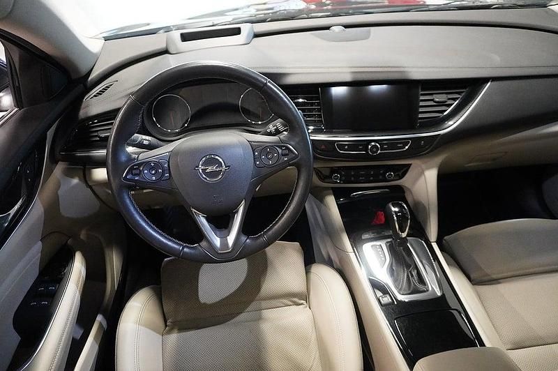 Begagnad Opel Insignia Sport 260 HK (191 kW) 2017 Svart Sedan