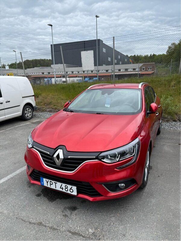 Röd Begagnad 2018 Renault Mégane GrandTour Kombi | 140 000 kr (Bra pris) - Bild 1/2
