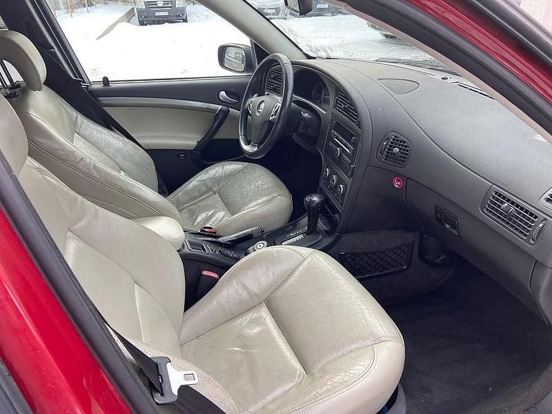 Begagnad Saab 9-5 Vector 185 HK (136 kW) 2007 Mörkröd Kombi