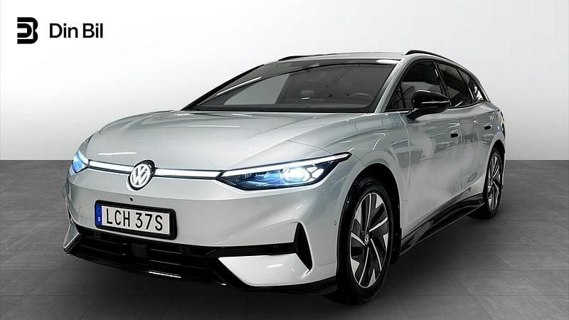 Silver Begagnad 2024 VW ID.7 Pro Kombi | 509 900 kr (Marknadspris) - Bild 1/4