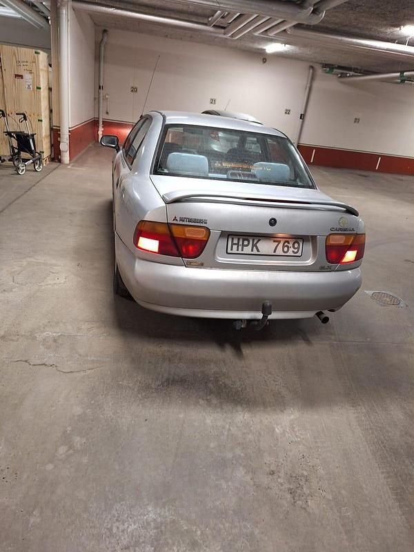 Begagnad Mitsubishi Carisma 116 HK (85 kW) 1998 Sedan