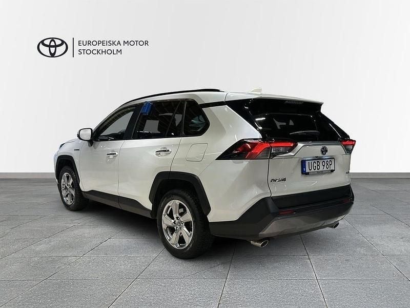 Begagnad Toyota RAV4 Hybrid Executive 222 HK (163 kW) 2019 White pearl metallic SUV