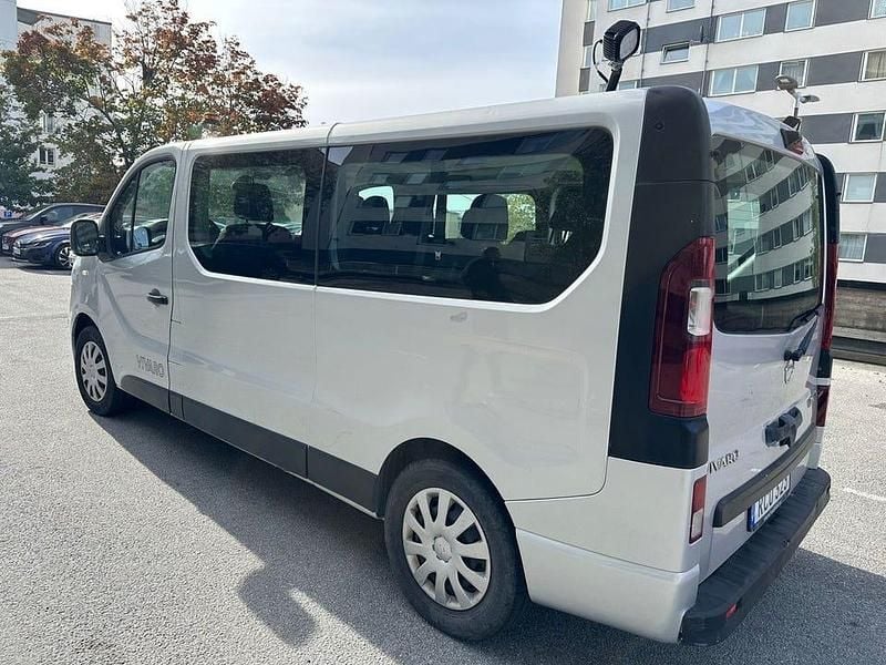 Begagnad Opel Vivaro 125 HK (91 kW) 2016 Grå Minibuss