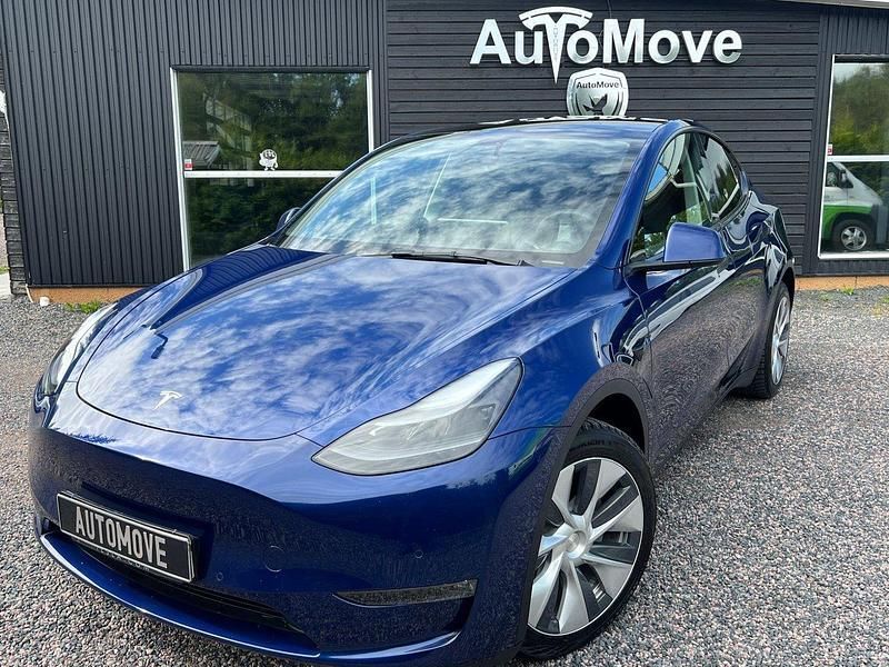 Blå Begagnad 2021 Tesla Model Y Long Range AWD SUV | 365 000 kr (Superpris) - Bild 1/4