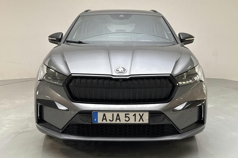 Begagnad Skoda Enyaq iV SportLine 194 kW (265 HK) 2023 Grå SUV