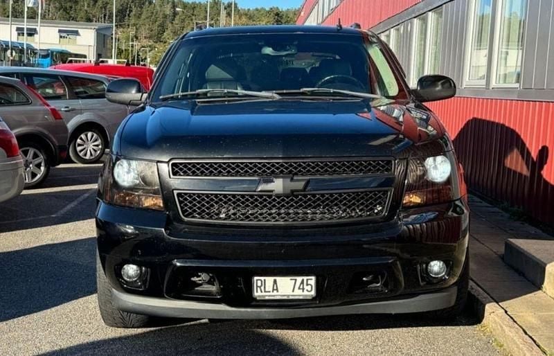 Svart Begagnad 2008 Chevrolet Avalanche LTZ Van | 119 900 kr - Bild 1/4