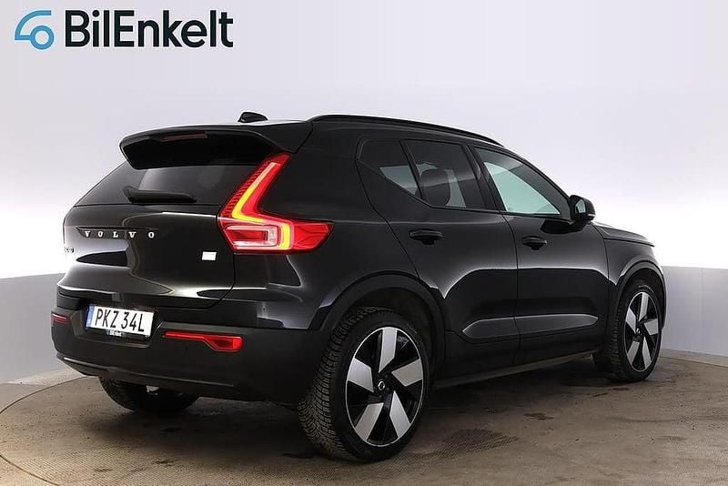 Begagnad Volvo XC40 Core 185 kW (252 HK) 2022 Svart SUV