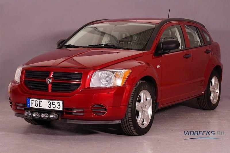 Begagnad Dodge Caliber 160 HK (117 kW) 2007 Röd Halvkombi