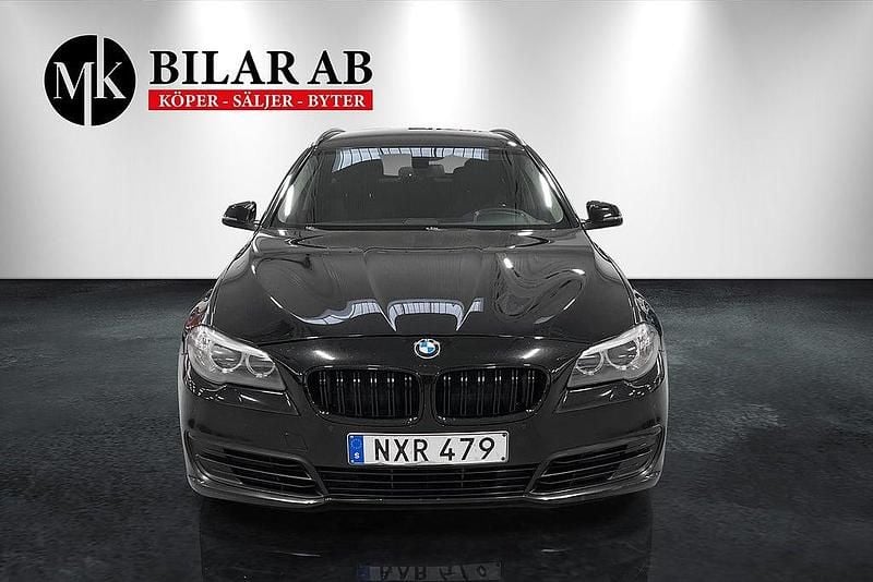 Svart Begagnad 2013 BMW 520 Kombi | 84 900 kr (Marknadspris) - Bild 1/4
