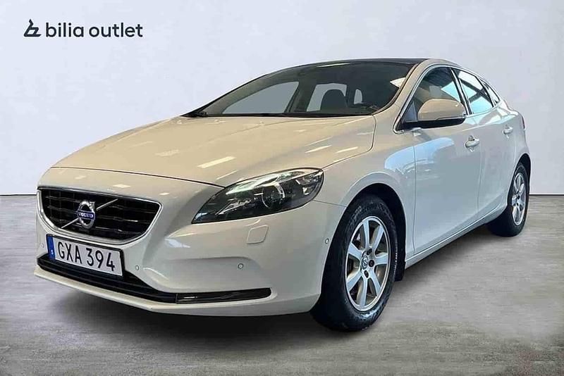 Begagnad Volvo V40 2016 Vit Halvkombi