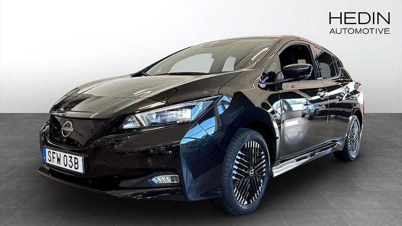 Svart Begagnad 2022 Nissan Leaf N-Connecta Halvkombi | 249 900 kr (Dyr) - Bild 1/4