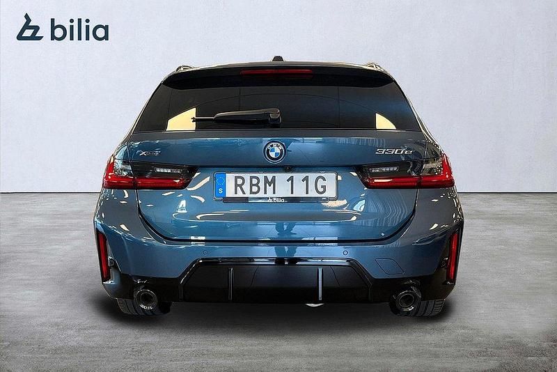 Begagnad BMW 330e M Sport 292 HK (214 kW) 2024 Blå Kombi