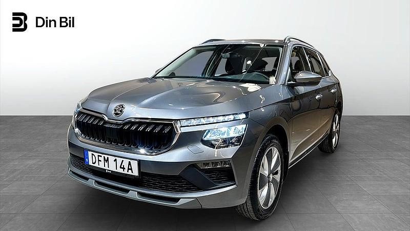 Grå Begagnad 2024 Skoda Kamiq Selection SUV | 259 900 kr (Lite dyr) - Bild 1/4