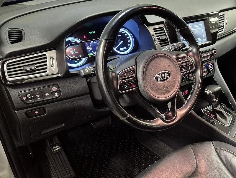 Begagnad Kia Niro Advance 141 HK (103 kW) 2019 Grå SUV