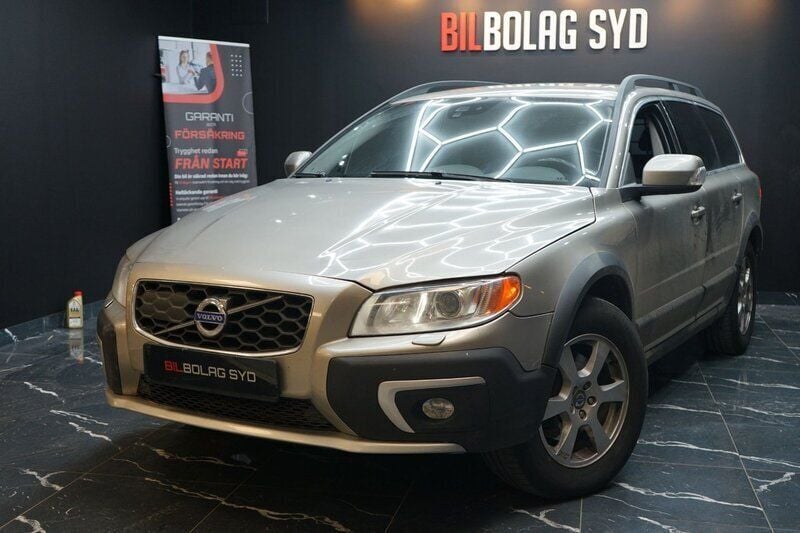 Ljusbrun Begagnad 2014 Volvo XC70 Momentum SUV | 69 800 kr - Bild 1/4