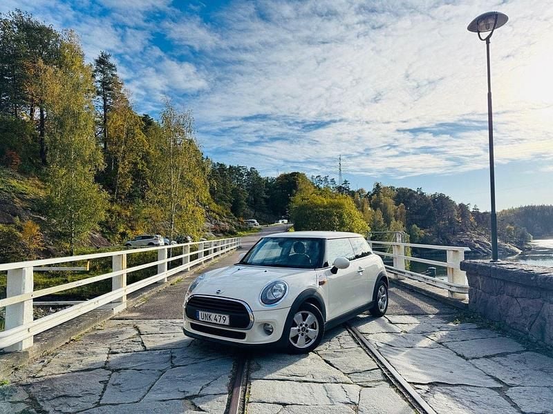 Vit Begagnad 2016 Mini ONE Pepper Halvkombi | 79 900 kr (Bra pris) - Bild 1/4