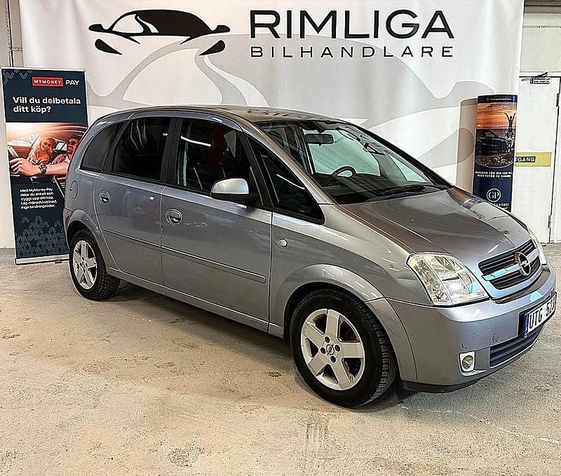 Begagnad Opel Meriva 101 HK (74 kW) 2004 Grå Minibuss