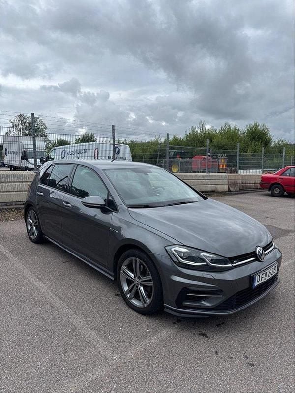 Grå Begagnad 2019 VW Golf VII GT Halvkombi | 225 000 kr (Marknadspris) - Bild 1/4