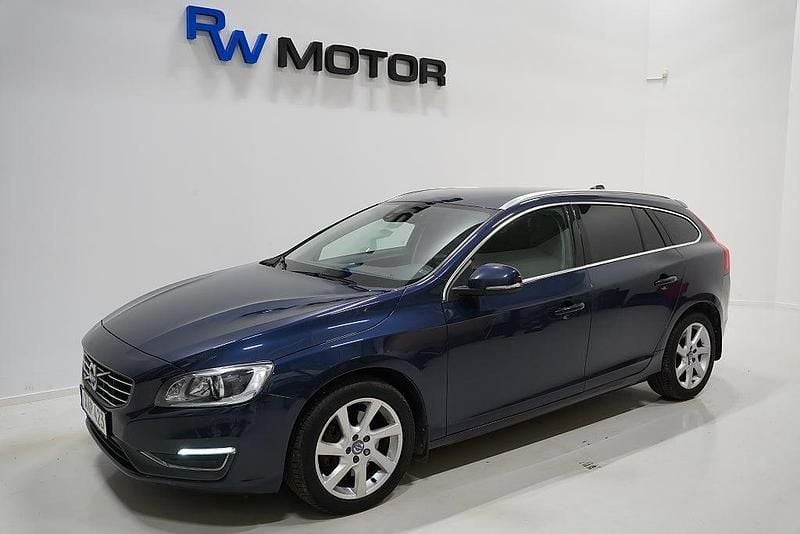 Blå Begagnad 2014 Volvo V60 Summum Kombi | 199 800 kr (Lite dyr) - Bild 1/4