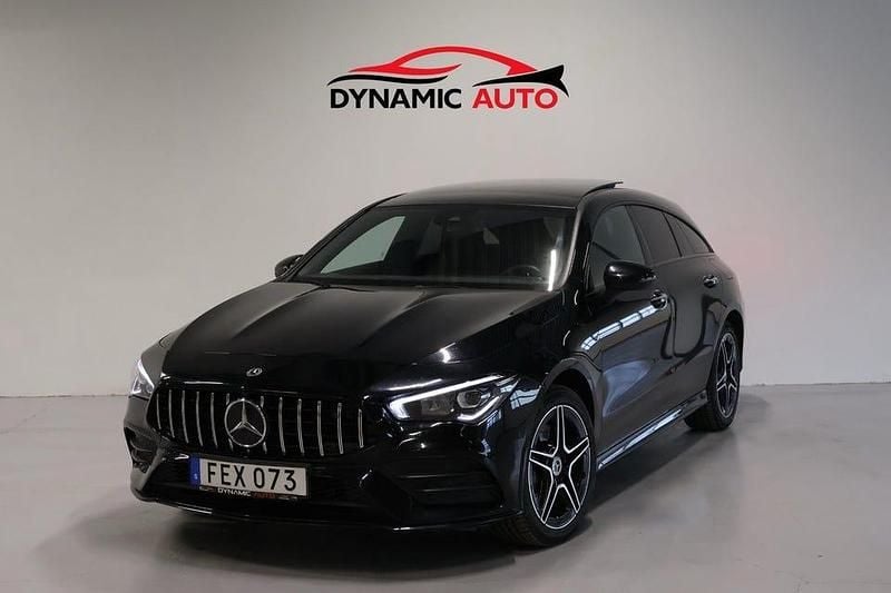 Svart Begagnad 2022 Mercedes CLA250 AMG Sedan | 309 900 kr (Marknadspris) - Bild 1/4