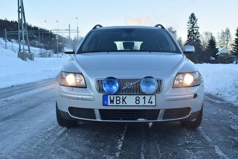 Begagnad Volvo V50 140 HK (102 kW) 2005 Grå Kombi