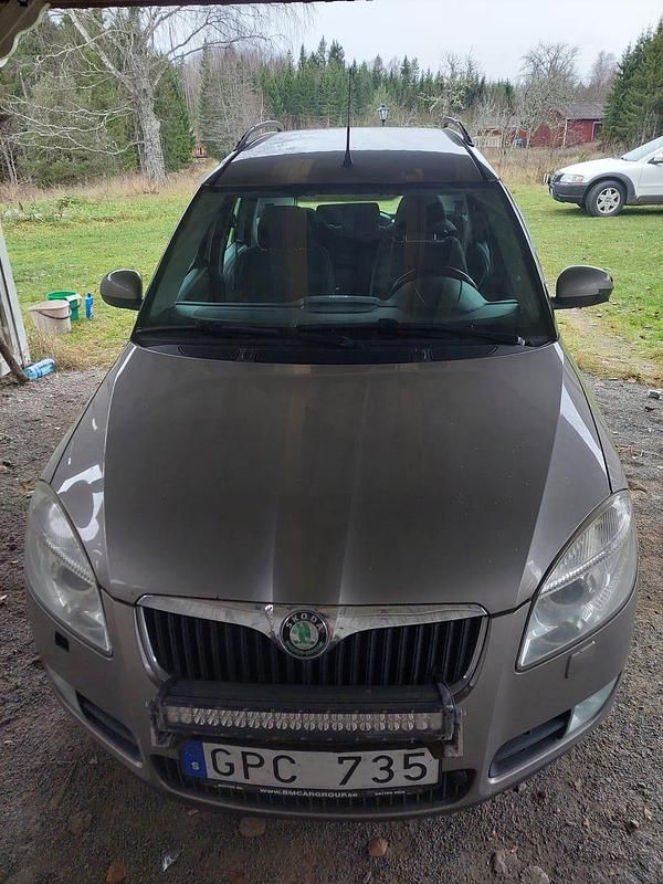 Begagnad Skoda Roomster 105 HK (77 kW) 2007 Minibuss