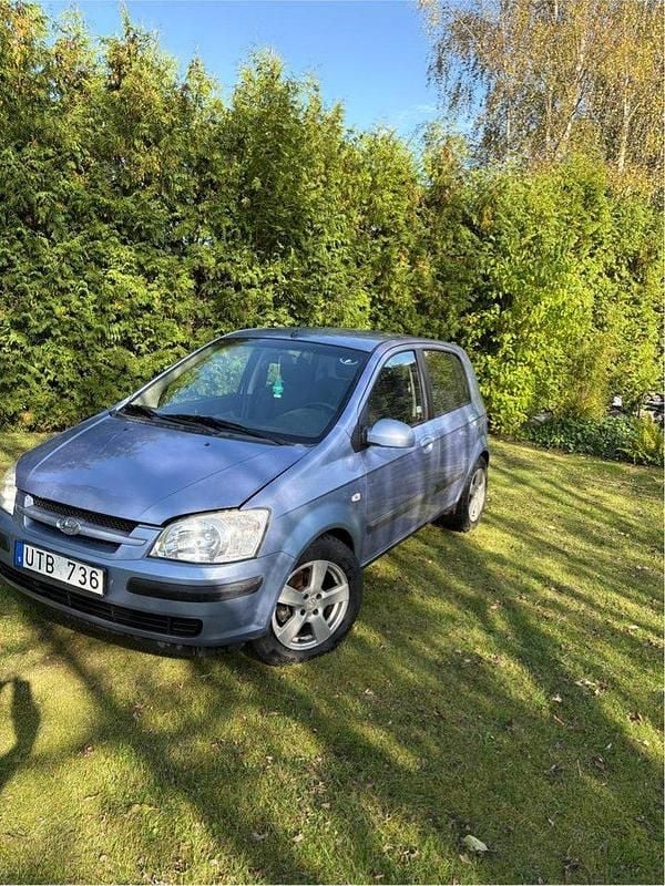 Blå Begagnad 2004 Hyundai Getz Halvkombi | 20 000 kr (Marknadspris) - Bild 1/4