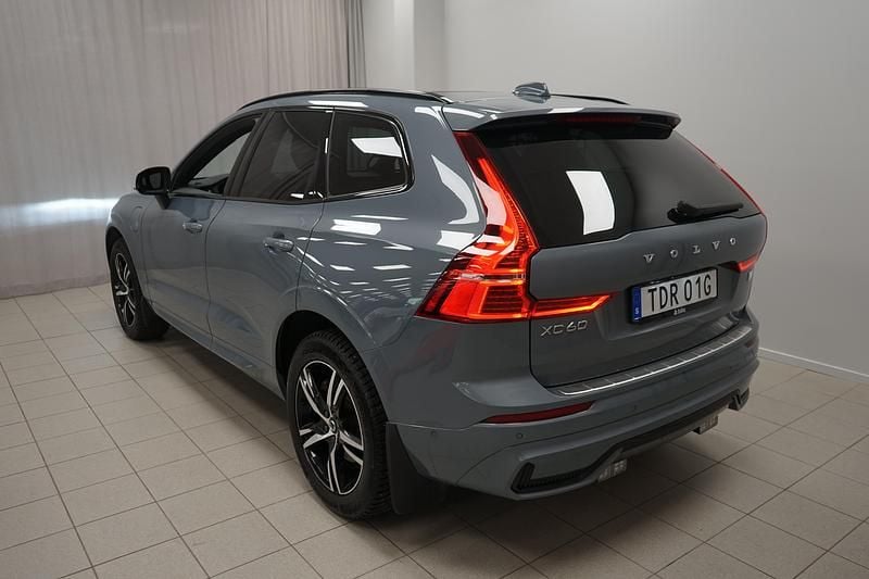 Begagnad Volvo XC60 Plus 355 HK (261 kW) 2022 Grå SUV
