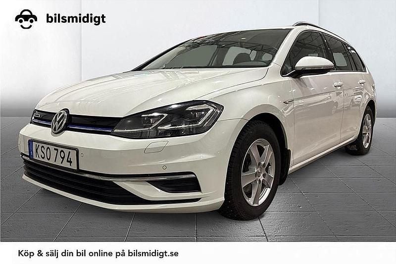 Vit Begagnad 2020 VW Golf VIII Kombi | 164 800 kr (Bra pris) - Bild 1/3