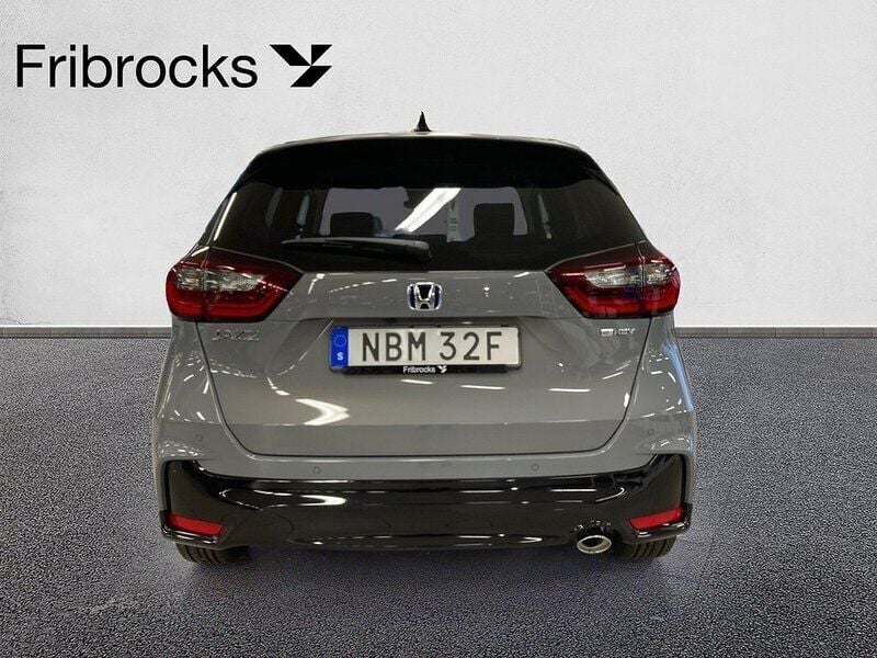 Begagnad Honda Jazz 122 HK (89 kW) 2024 Urban grey pearl Halvkombi