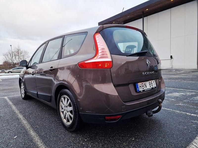 Brun mettalic Begagnad 2011 Renault Grand Scénic III Minibuss | 24 000 kr - Bild 1/4