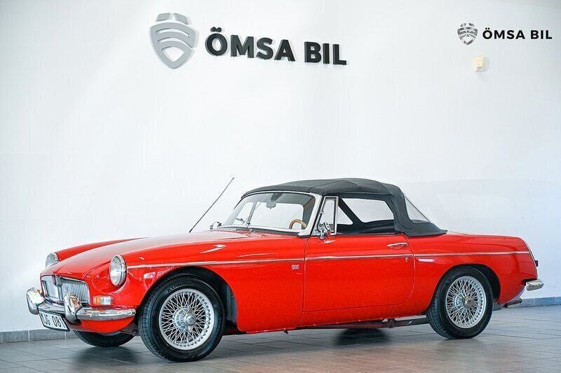 Mörkblå Begagnad 1965 MG B Cab | 198 800 kr - Bild 1/4