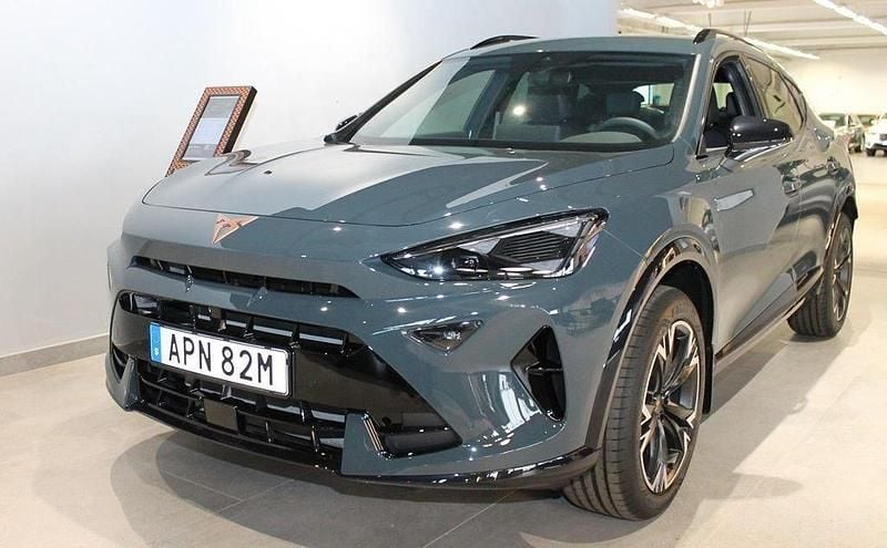 Blå (fiord blue) Ny 2025 Cupra Formentor SUV | 448 300 kr (Dyr) - Bild 1/4