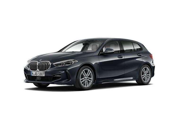 Grå Begagnad 2021 BMW 118 M Sport Halvkombi | 245 900 kr (Marknadspris) - Bild 1/2