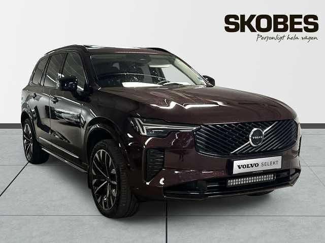Mörkröd (röd) Begagnad 2025 Volvo XC90 Ultra SUV | 898 900 kr - Bild 1/3